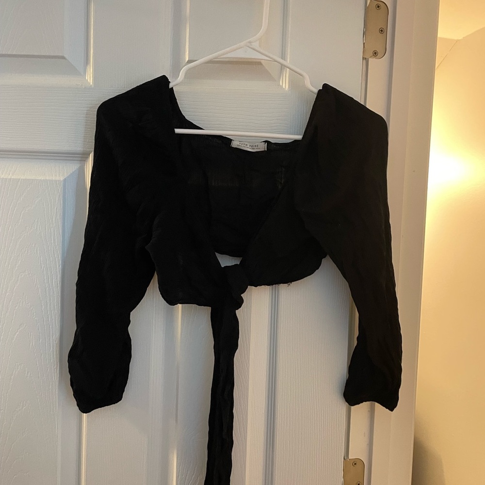 12th Tribe tie front crop